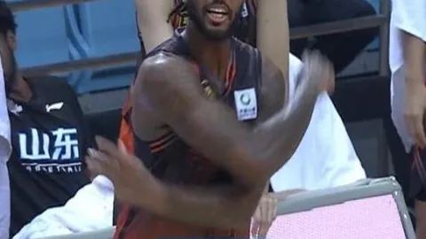 马斯特里赫特全力冲刺，力争阿尔梅勒城三分逆转奇迹！